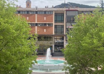 La rehabilitación de la Plaza de España de Cuenca y aledaños y la ejecución del nuevo edificio del Mercado Municipal, más cerca