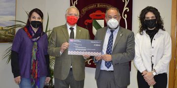 La UCLM entrega a Cruz Roja Cuenca 1312 euros del concierto solidario de marchas procesionales a beneficio de Ucrania