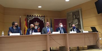 La UCLM revisa los cuarenta años de autonomía con la vista puesta en el futuro de Castilla-La Mancha