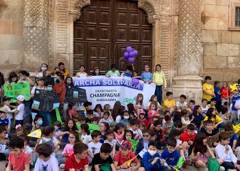 La XXIII Marcha Solidaria de Maristas llena la calle Mayor y el centro de Guadalajara en favor de la solidaridad, la acción por el clima y la energía asequible