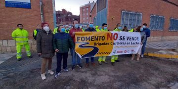 Las brigadas de Fomento se concentran por tercer jueves consecutivo en contra la privatización de su trabajo