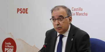 Mora exige a Núñez que deje de “enredar” y apoye la suspensión del canon del agua y las nuevas deducciones fiscales