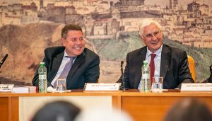 Page avanza la firma de un gran acuerdo con la UCLM que conlleva “inversiones, crecimiento y nuevas titulaciones”