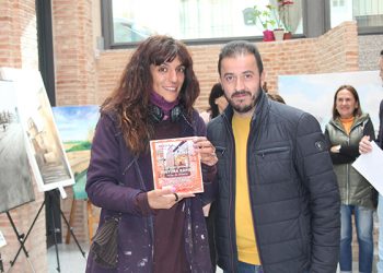 Patricia Jiménez, ganadora del I Certamen de Pintura Rápida Villa de Iniesta