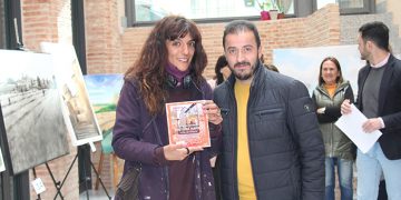 Patricia Jiménez, ganadora del I Certamen de Pintura Rápida Villa de Iniesta