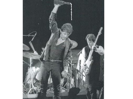 Peralejos de las Truchas reúne más de 300.000 apoyos a la candidatura Bruce Springsteen al Premio Princesa de Asturias de las Artes 2022 1 Peralejos de las Truchas reúne más de 300.000 apoyos a la candidatura Bruce Springsteen al Premio Princesa de Asturias de las Artes 2022