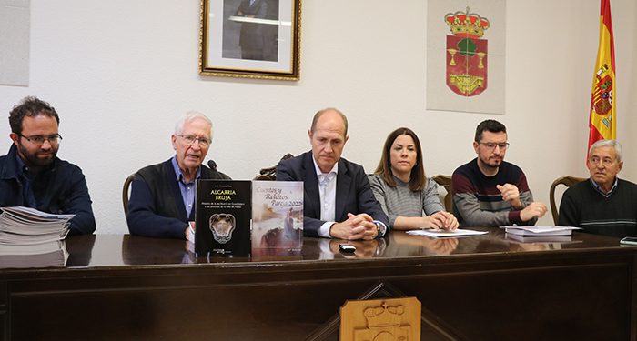 Presentado en Pareja el libro «Alcarria bruja. Historia de la hechicería en Guadalajara y los procesos de la villa de Pareja» 1 Presentado en Pareja el libro «Alcarria bruja. Historia de la hechicería en Guadalajara y los procesos de la villa de Pareja»