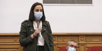 Roldán acusa a Page de haber ocultado la fecha de la firma del cierre del tren y le pregunta por qué no pide a Sánchez que invierta en la línea ferroviaria