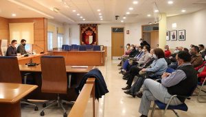Salinas pide «confianza» en el Ayuntamiento a los vecinos afectados por el parque solar «Centauro»