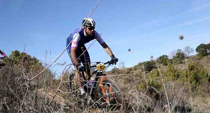Un imperial Javier Écija se impone en el XII Encuentro MTB de Tendilla