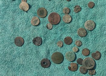 Vendía por internet 50 monedas romanas por 120 euros: la Guardia Civil de Cuenca le investiga por un delito contra el patrimonio