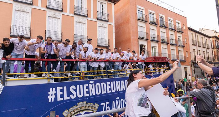 Guadalajara celebra en la calle el histórico ascenso del Dépor