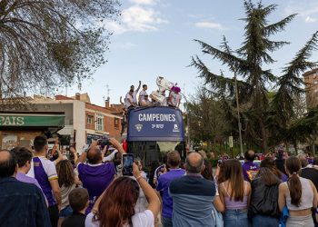 Guadalajara celebra en la calle el histórico ascenso del Dépor