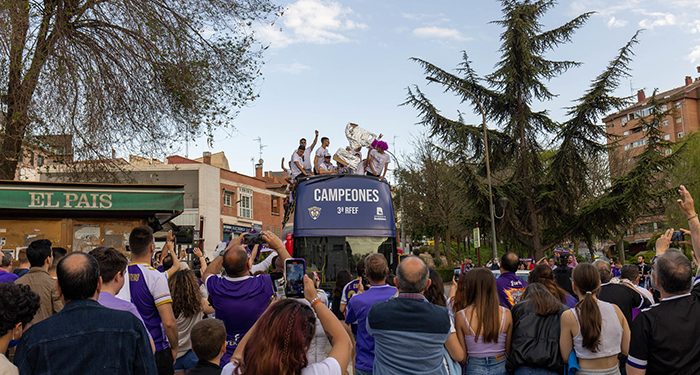 Guadalajara celebra en la calle el histórico ascenso del Dépor