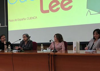 Ana Muela: “Aprendo mucho en los encuentros con lectores porque siempre tienen una visión del libro que yo no he captado” Ana Muela: “Aprendo mucho en los encuentros con lectores porque siempre tienen una visión del libro que yo no he captado”