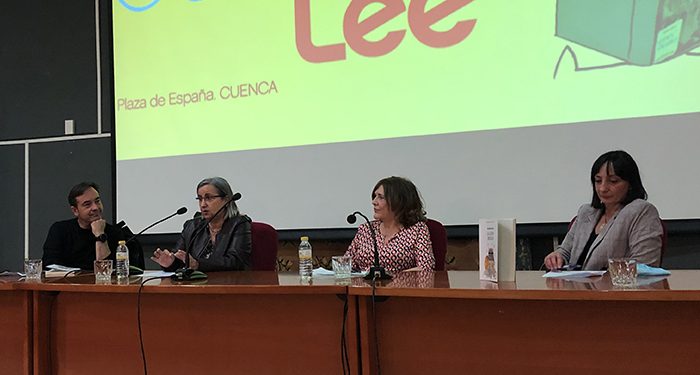 Ana Muela: “Aprendo mucho en los encuentros con lectores porque siempre tienen una visión del libro que yo no he captado” 1 Ana Muela “Aprendo mucho en los encuentros con lectores porque siempre tienen una visión del libro que yo no he captado”