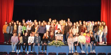 Ana Muela y Manuel Vilas transmiten la importancia de la lectura a los adolescentes en un encuentro en San Clemente