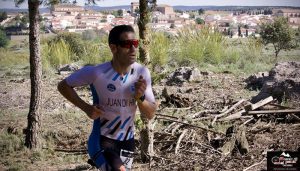 Antonio Cerezo y María Jesús Algarra dominan el VI Duatlón Cross del Queso en Aceite de Villaescusa de Haro