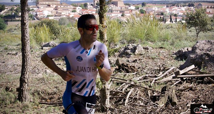 Antonio Cerezo y María Jesús Algarra dominan el VI Duatlón Cross del Queso en Aceite de Villaescusa de Haro