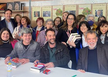 Carmen Mola: “Por días como el de hoy en Cuenca es por lo que nos alegramos de haber salido del anonimato” Carmen Mola: “Por días como el de hoy en Cuenca es por lo que nos alegramos de haber salido del anonimato”
