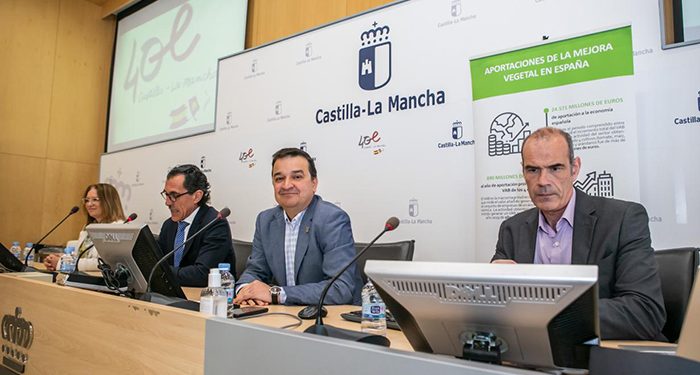 Castilla-La Mancha ha pagado ya 584 millones de euros de la PAC con la nueva inyección de hoy de 3,9 millones para el vacuno de carne 1 Castilla-La Mancha ha pagado ya 584 millones de euros de la PAC con la nueva inyección de hoy de 3,9 millones para el vacuno de carne