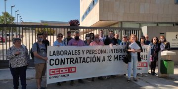 CCOO-Enseñanza CLM registra en la Consejería de Educación 5.500 firmas por la recuperación de derechos de los docentes interinos suprimidos por Cospedal