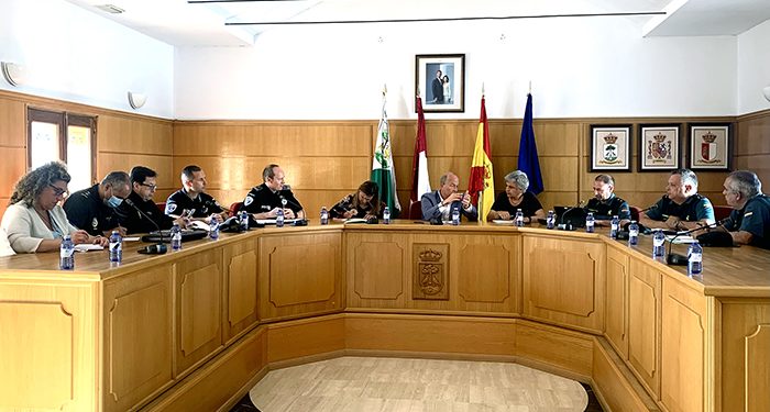 Celebrada la Junta Local de Seguridad de Las Pedroñeras ante el inicio de la campaña del ajo 1 Celebrada la Junta Local de Seguridad de Las Pedroñeras ante el inicio de la campaña del ajo