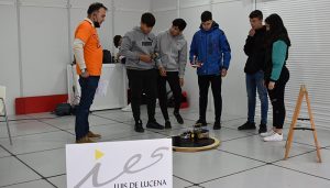 Cerca de una veintena de centros educativos muestran desde hoy y hasta mañana diferentes actividades y experimentos científicos en la Feria Escolar de la Ciencia de Guadalajara