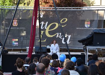 Continúa la feria del libro ‘Cuenca Lee’ que llega a su ecuador con las presentaciones de los libros ´Antón García Abril´ y ´Las haraganas´ Continúa la feria del libro ‘Cuenca Lee’ que llega a su ecuador con las presentaciones de los libros ´Antón García Abril´ y ´Las haraganas´