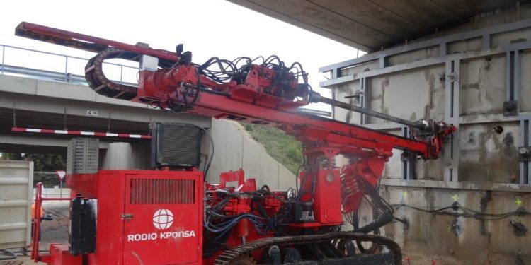 Corte de tráfico en la rotonda de la Fuente de la Niña ante la próxima finalización de las obras de reparación del paso inferior 1 Corte de tráfico en la rotonda de la Fuente de la Niña ante la próxima finalización de las obras de reparación del paso inferior