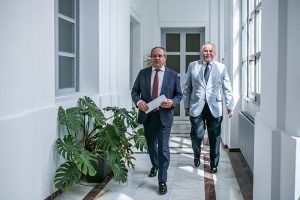 El 88 por ciento de las 4.058 plazas de la oferta de estabilización de la Junta que ha aprobado el Gobierno regional corresponde a sanidad y educación