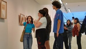 El alumno de la UCLM Youssef Taki expone en el Campus de Cuenca su experiencia migratoria en una muestra poética y visceral