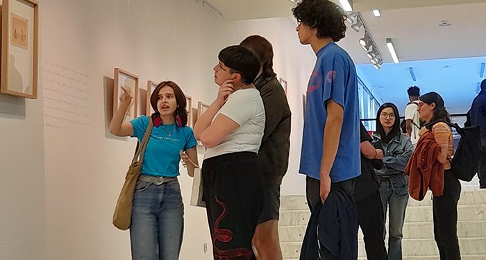 El alumno de la UCLM Youssef Taki expone en el Campus de Cuenca su experiencia migratoria en una muestra poética y visceral