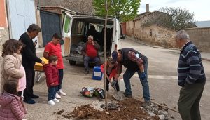 El ayuntamiento de Albendea se suma a la plantación de un Árbol por Europa
