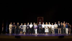 El Ayuntamiento de Guadalajara concede 20 condecoraciones al personal municial jubilado