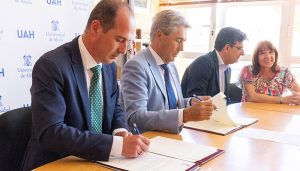 El Ayuntamiento de Guadalajara extiende la tarjeta transporte a todo el alumnado de la UAH