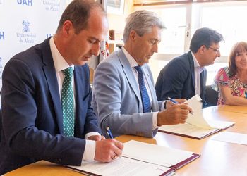 El Ayuntamiento de Guadalajara extiende la tarjeta de transporte en autobús a todo el alumnado de la UAH