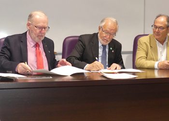 El Colegio de Ingenieros Técnicos de Obras Públicas de CLM firma un acuerdo por el que entrega un donativo a la campaña “Ucrania nos Necesita” de Cruz Roja Cuenca El Colegio de Ingenieros Técnicos de Obras Públicas de CLM firma un acuerdo por el que entrega un donativo a la campaña “Ucrania nos Necesita” de Cruz Roja Cuenca