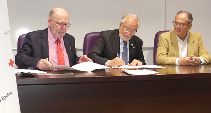 El Colegio de Ingenieros Técnicos de Obras Públicas de CLM firma un acuerdo por el que entrega un donativo a la campaña “Ucrania nos Necesita” de Cruz Roja Cuenca 1 El Colegio de Ingenieros Técnicos de Obras Públicas de CLM firma un acuerdo por el que entrega un donativo a la campaña “Ucrania nos Necesita” de Cruz Roja