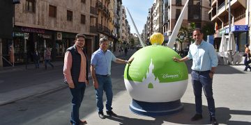 El Gobierno regional en colaboración con Ecovidrio y el Ayuntamiento de Cuenca se suma a la campaña ´Que brille la magia, recicla video en familia´