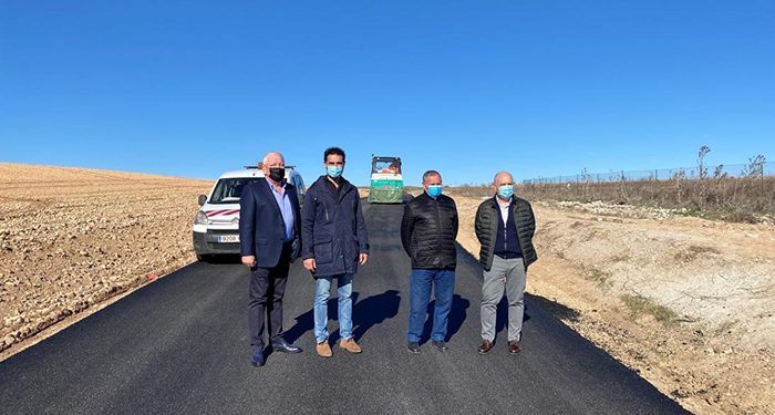 El Gobierno regional ha actuado en los últimos días en la CM-3009 con un tratamiento herbicida en los tres kilómetros que se han visto afectados