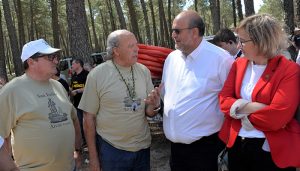 El Gobierno regional se compromete desde Arcas del Villar a la defensa de las tradiciones que marcan el estilo de vida de los pueblos de la región