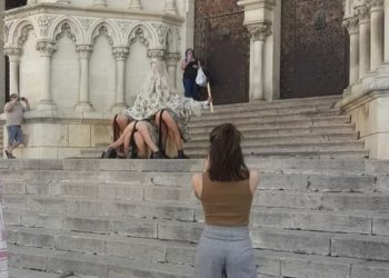 El Obispo de Cuenca pide a los fieles que recen el Santo Rosario como desagravio a la performance realizada delante de los templos conquenses