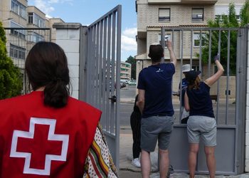 Empleados de Salesforce dedican horas de voluntariado a acondicionar uno de los alojamientos temporales que gestiona Cruz Roja Cuenca para familias ucranianas Empleados de Salesforce dedican horas de voluntariado a acondicionar uno de los alojamientos temporales que gestiona Cruz Roja Cuenca para familias ucranianas