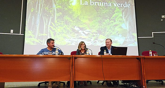 Gonzalo Giner hace un llamamiento a defender la biodiversidad y el medio ambiente en la presentación de ‘La bruma verde’