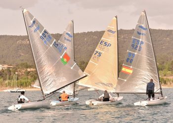 Gran éxito de la Copa de España de vela de la Clase Finn en Entrepeñas