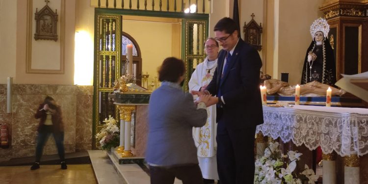 La Congregación impuso las Veneras y homenajeó a los mayores