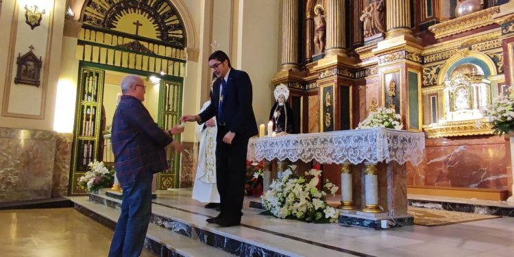 La Congregación impuso las Veneras y homenajeó a los mayores
