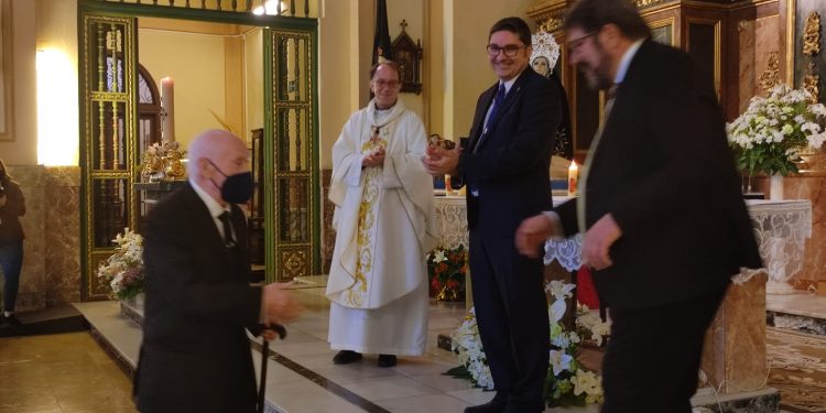 La Congregación impuso las Veneras y homenajeó a los mayores