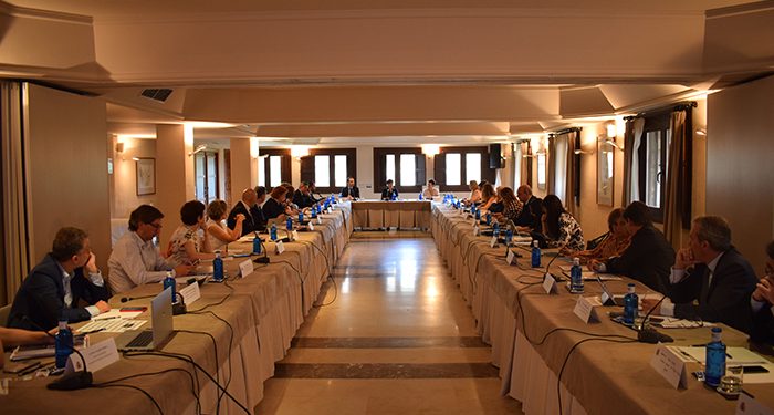 Isabel Rodríguez se reúne en Cuenca con los delegados y delegadas del Gobierno